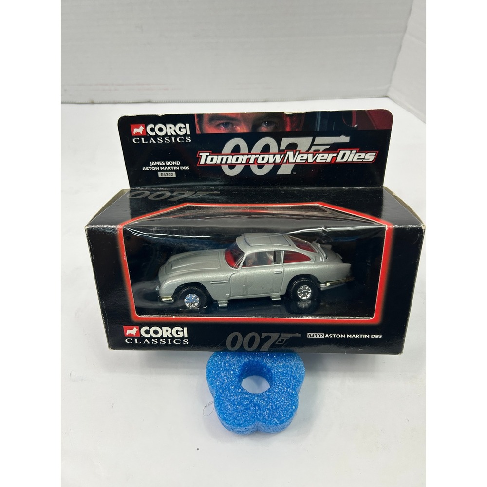Corgi Classics James Bond 007 Aston Martin DB5 04302 1:36 Boxed 1997 Diecast